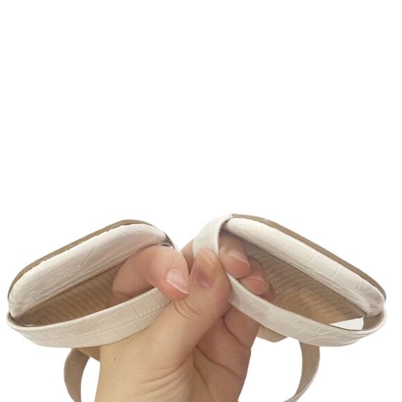 Corso Como CC Faeya croc embossed white square heel double strap sandal size 6 - Picture 8 of 11